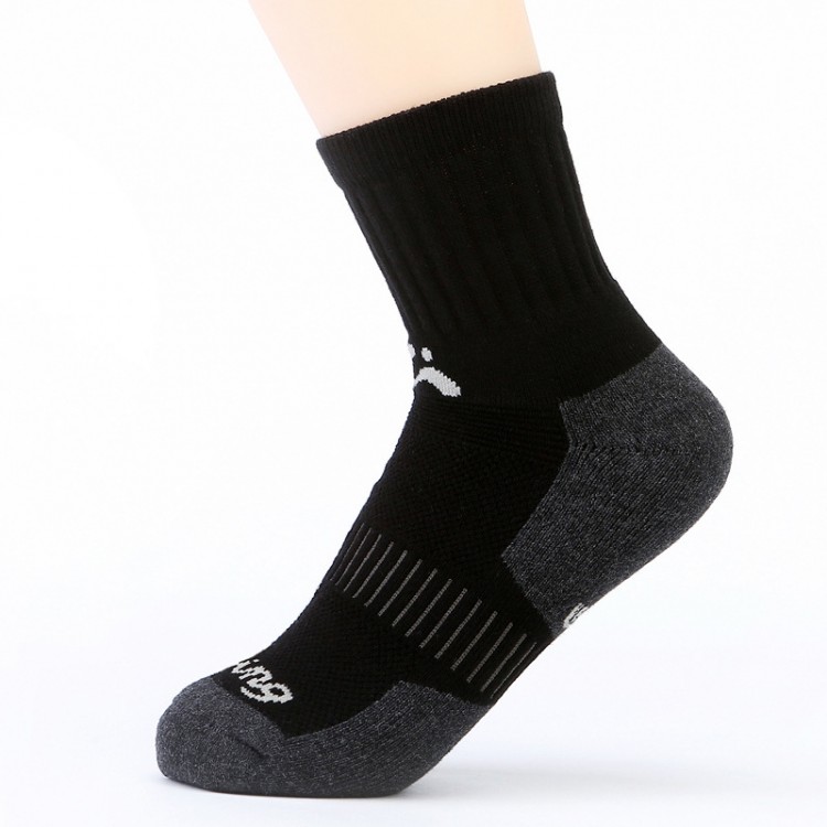 Outdoor Climbing Hiking Socks For Men and Women Slip Resistant Breathable Wicking Sports Socks Thickening